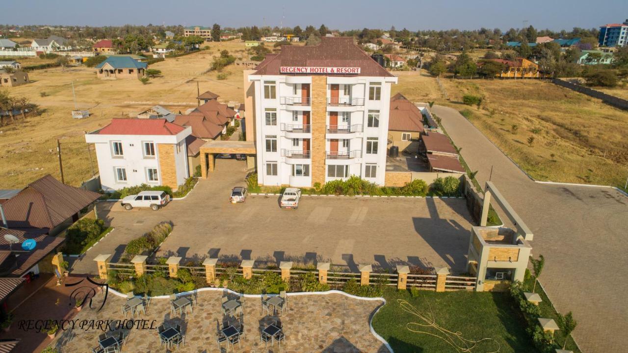 Regency Resort Singida Exterior foto